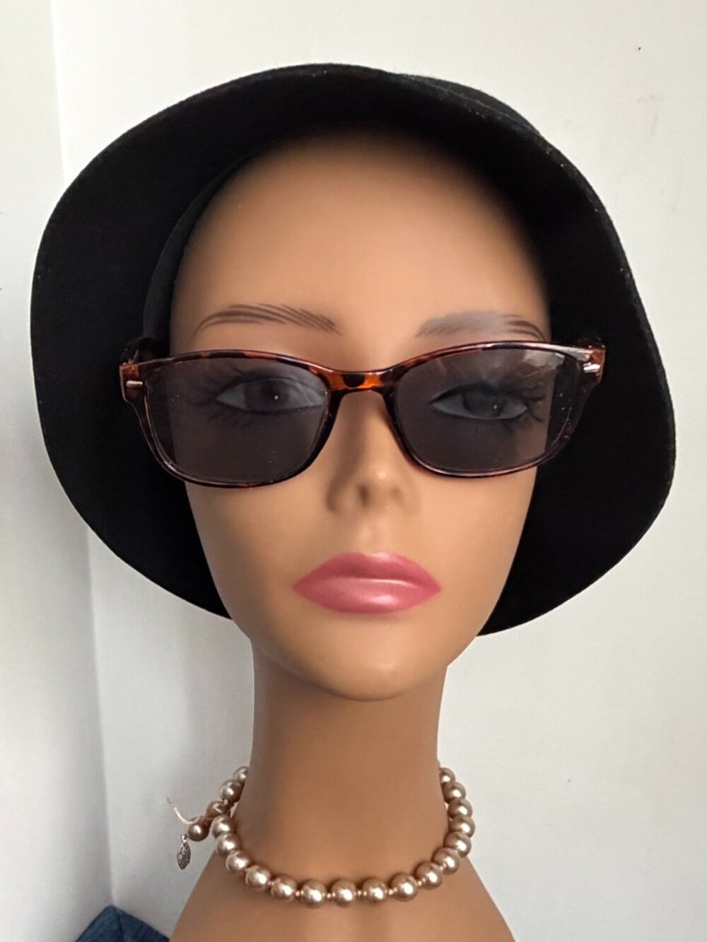 BETMAR New York Cloche Black Asymmetrical Brim Bow Wool Felt Hat NWT M